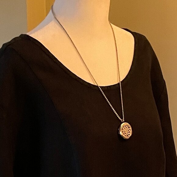 Versatile Celtic Silver Locket Pendant Necklace - Picture 5 of 14